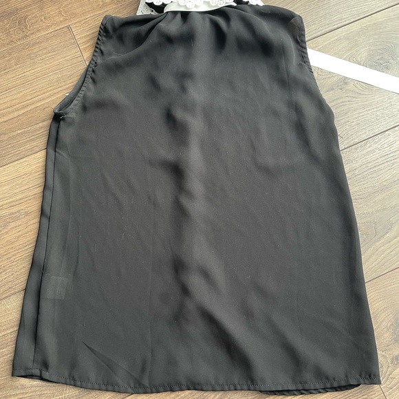 SHEIN Sleeveless Blouse - Picture 2 of 3